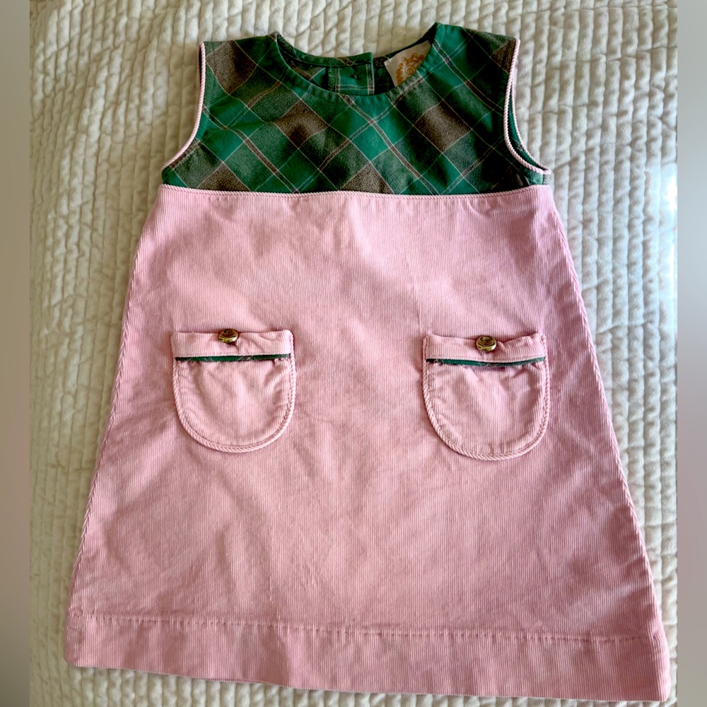 Excellent use condition. The bottom is pink corduroy, and is so cute in person.